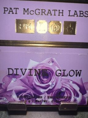 Pat McGrath Divine Glow Highlighter - Golden Nectar